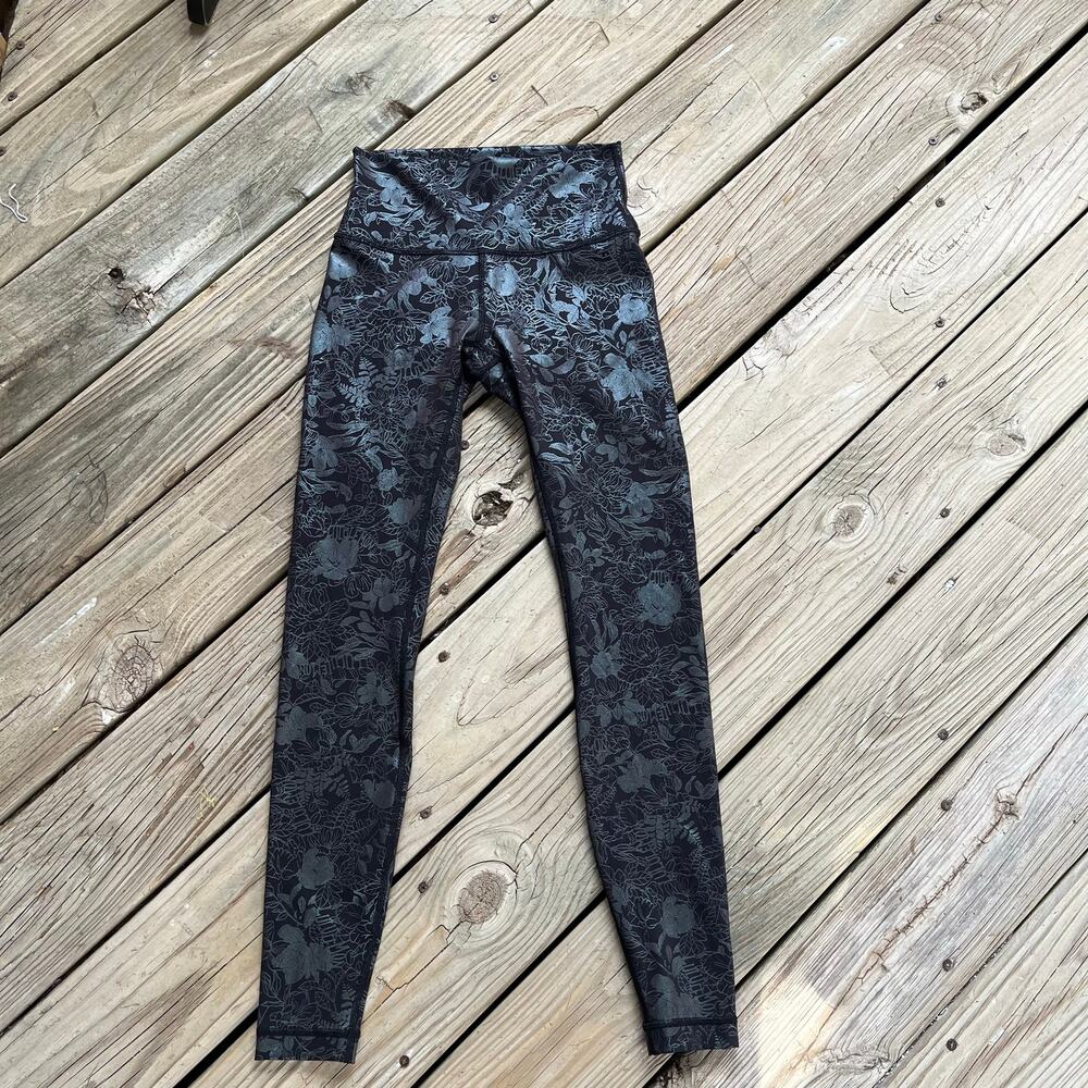 Lululemon Women's Wunder Under Tight 25" Logo Foil Iridescent Size 4